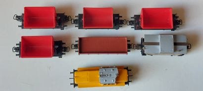 MÄRKLIN set de 7 pcs - une loco diesel, 6...