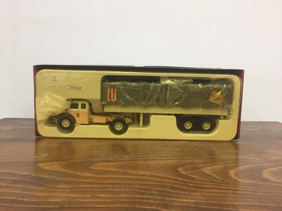 CORGI CLASSICS
Camion Berlier
dans son e...