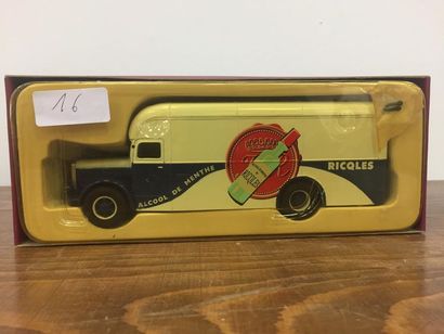 CORGI CLASSIC 
Bernard type 110 Fourgon -...