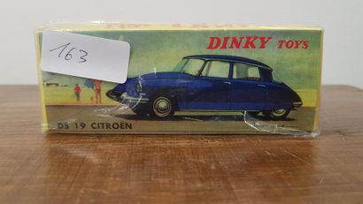 DINKY TOYS made in China
Citroen DS 19 avec...