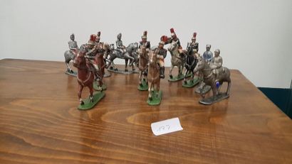 LOT de douze cavaliers en aluminium de différentes...
