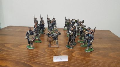 LOT de soldats de la marine nationale en...