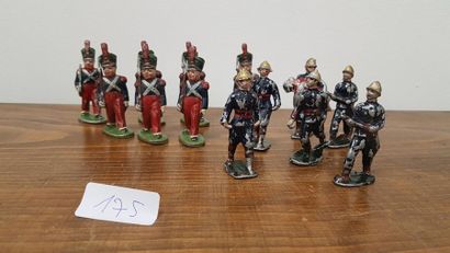 LOT de sujets en aluminium comprenant : 
six...