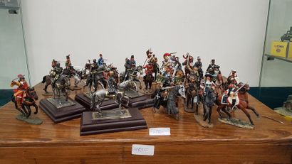 DELPRADO
important lot de sujets en plomb...