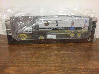 SEMI REMORQUE D'EXCEPTION 
Camion, 1/43
Service...