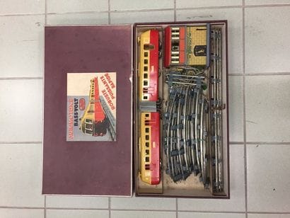 JEP
Automotrice basse volt, avec gare et...