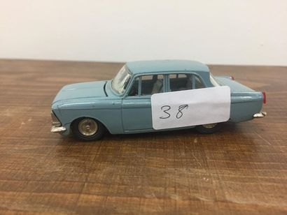 MOCKBN4 408
Voiture de couleur bleu