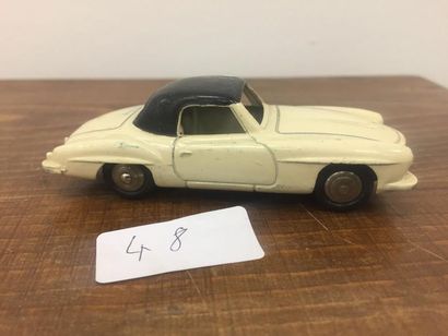 DINKY TOYS meccano made in France 
Mercedes...