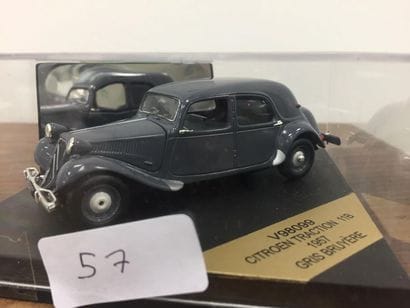 VITESSE
Citroen Traction 11b 1957 de couleur...