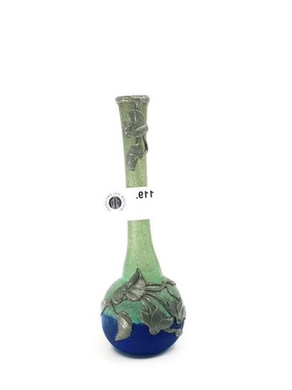 DAUM Nancy 
Petit vase soliflore en pâte...