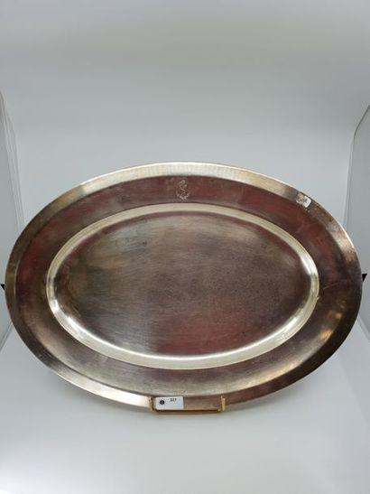 BOULENGER
Plat rond en métal argenté festonné...