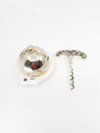 BEURRIER sous cloche
en porcelaine et métal...