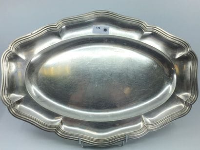 PLAT oblong en argent 
Poincon minerve
Poids...