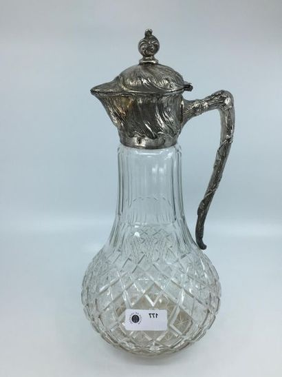 AIGUIERE
en verre et verseuse en étain à...
