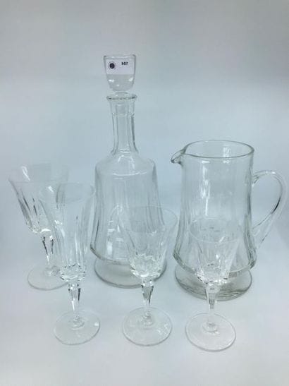 SEVRES
Partie de service de verres en cristal...