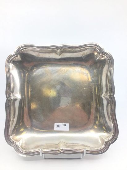 CORBEILLE en argent de forme carré, à bords...
