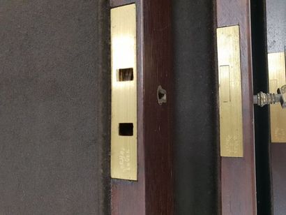 COFFRET à ménagère en bois peint façon acajou...