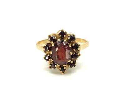 BAGUE marguerite en or jaune 750° ornée de...