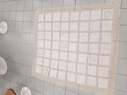 GRANDE nappe de table brodée en coton et...