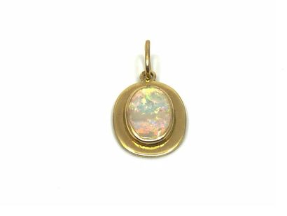 PENDENTIF en or jaune 750° ornée d'une opale...