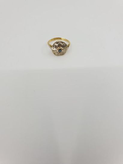 BAGUE en or deux tons ornée d'un saphir en...