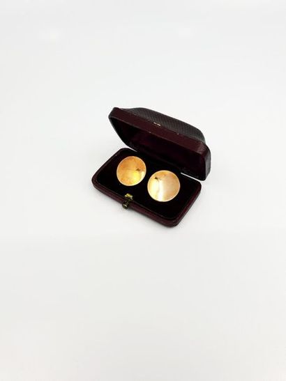 PAIRE de boutons de manchette en or rose...