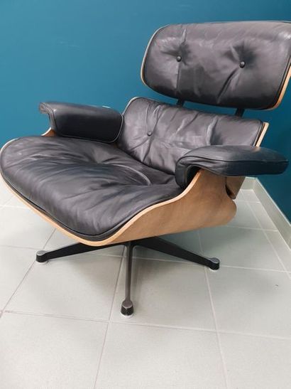 RAY (1907-1958) Charles (1912-1988) EAMES
Fauteuil...