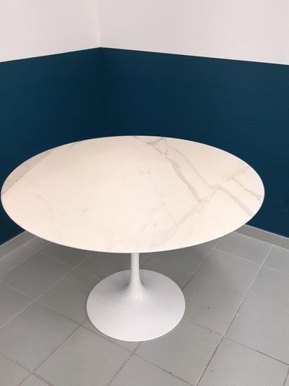 EERO SAARINEN (1910-1961)
Edition KNOLL
Table...