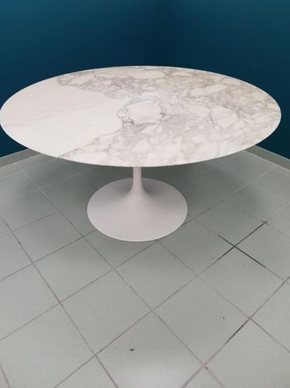 Eero SAARINEN (1910 - 1961)
Table de salle...