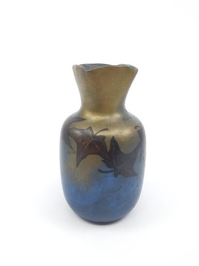 VALLAURIS
Vase balustre en faience à décor...