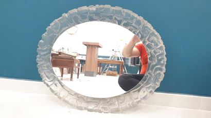 MIROIR 
ovale éclairant en résine transparente...