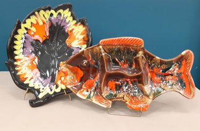 VALLAURIS 
PLAT en forme de feuille 
Men...