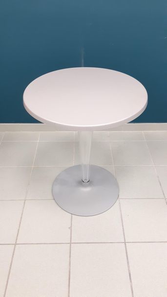 Phillippe STARCK ed Kartell 
TABLE de bistrot...