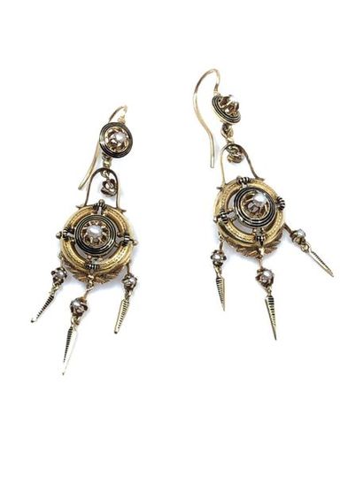 TRAVAIL FRANCAIS
PAIRE de pendants d'oreille...