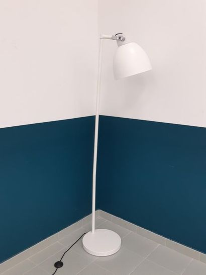 TRAVAIL MODERNE XXeme
Lampadaire tubulaire...