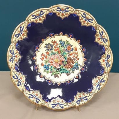 LONGWY 
Grand plat en émaux cloisonnés polychrome...