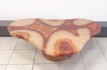 ACCOLAY (1945 -1992)
TABLE basse en résine...