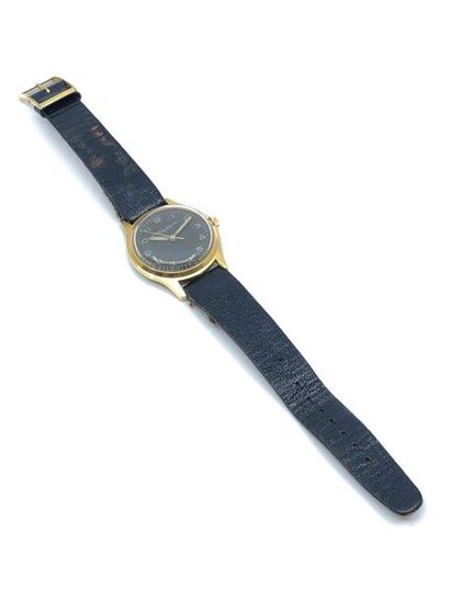 BAUME ET MERCIER 
Montre bracelet en métal...