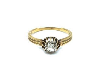 BAGUE 
En or jaune 750° ornée d'un diamant...