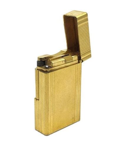 DUPONT 
Briquet en métal doré