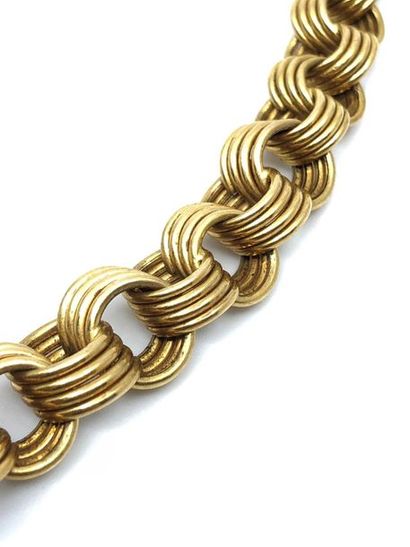 COLLIER 
En or jaune 750° en chute 
Poids...