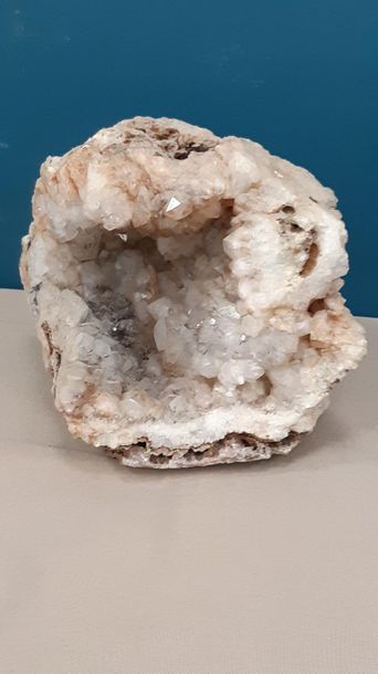 GEODE de quartz à inclusions de tourmalines
dit...