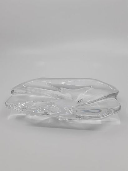 BACCARAT 
Vide poche ( Dim : 18 cm)
On y...