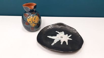 GIBBS 
Assiette en céramique 
Circa 1954
On...