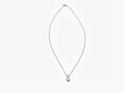 PENDENTIF solitaire neuf, en or blanc 18...