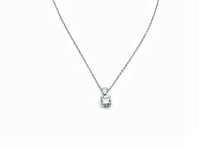 PENDENTIF solitaire neuf, en or blanc 18...
