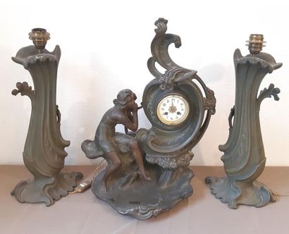 A de RAUDERY
Garniture de cheminée en régule...