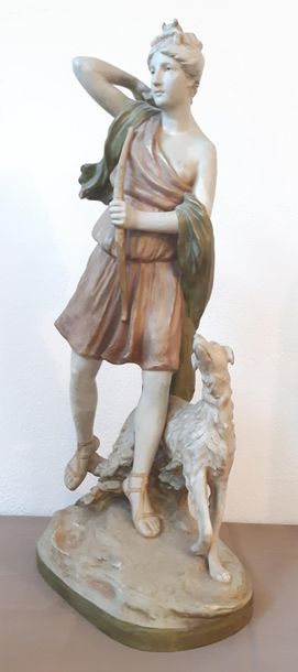 ROYAL DUX 
Diane chasseresse en faïence polychrome
Circa...
