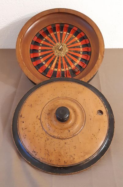TRAVAIL ALLEMAND
Roulette aveugle en bois
Restaurations
XIXeme
Dim...