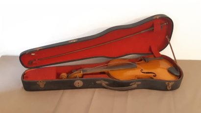 VIOLON d'étude 
Le petit breton avec son...